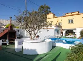 Mountain, Seaviews, and Pool Relax By Sunkeyrents