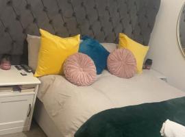 Spacious Double Room in prime location London、ロンドンのスパホテル