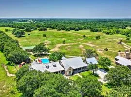 Sunset Ranch with Pool and Hot Tub on 29 Acres!