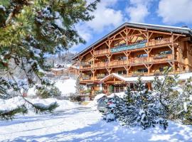 Residence Hôtelière La Renardiere, hotel dengan jakuzi di Samoëns