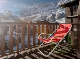 HelloCHALET - Foyer du Cervin Central, Ski Apartment, 250m lift