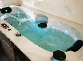 Studio calme, élégant équipé d'un jacuzzi privatif