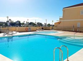 Nice Apartment with Swimmingpool, Wifi and Free Parking in Arguineguin, appartamento a Arguineguín