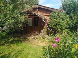 Le chalet du Jardin caché, hotel in Marmande