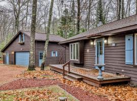 Boygan Bungalow, מלון בLand O' Lakes