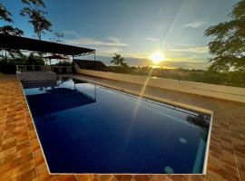 Hotel Los Cielos Del Caribe, hôtel à Cahuita