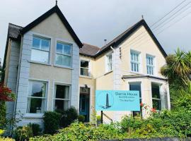 Derrin Guest House, hotel with parking in Larne