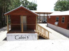 Truth Harbors Cabin 3 - Downtown Steinhatchee, cabin in Steinhatchee