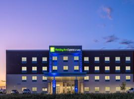 Holiday Inn Express & Suites - Watertown by IHG, Holiday Inn-hotel i Watertown
