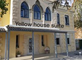 Yellow House Suite, chalet i Majdal Shams