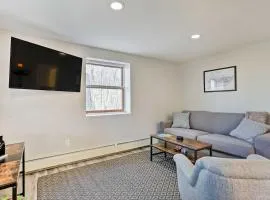 Charming Beacon Apt with Fire Pit Near Hiking!
