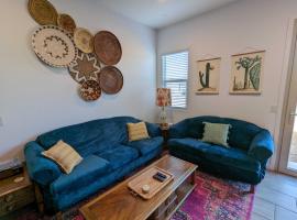 Scenic Southwest Hideaway, Perfect for Relaxation!, apartment in Phoenix