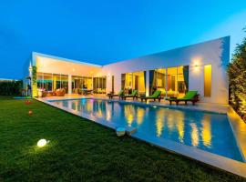 Modern Tropical 4 bedroom Pool Villa! (PMB5) โรงแรมในเขาเต่า