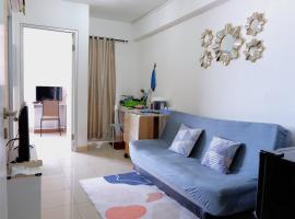 2 BR Sea View 2 Big Bed 1 Sofa bed Internet Kitchen, hotel in Jakarta