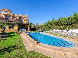 Casa Rural cerca de Granada Otura by Ruralidays: Otura'da bir otel