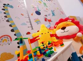 Legoland -Happy Starlight Suite-2B2R, 8pax -lakeview, üdülőközpont Nusajayában