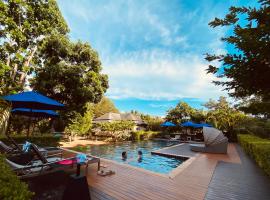 Perennial Resort, hotel en Nai Yang Beach