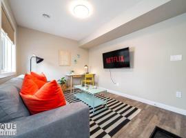 NEW, Euro-Style Suite, Whyte Avenue, Netflix, Sleeps 6! – hotel w mieście Edmonton