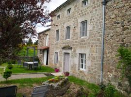 Maison de 4 chambres avec jardin clos et wifi a Cubelles, cottage à Cubelles