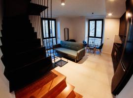 Apartamentos Plaza de España 6