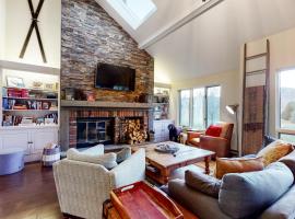 Dartmouth Place Retreat, vacation rental in White River Junction