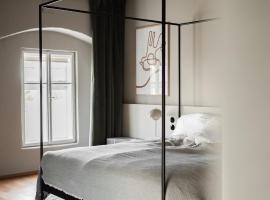 MÜHLENHOF ROOMS boutique bed & breakfast، فندق في لانغنلويس