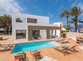 VILLA NOKA, cottage in Cala en Blanes