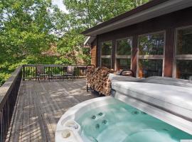 Mountaintop Lookout with Hot Tub under the Stars, hotel v destinaci Hunter