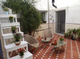 The Jasmine House, bed and breakfast en Olvera