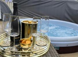 Hot tub breaks Fairways Tattershall lakes, hotel a Tattershall