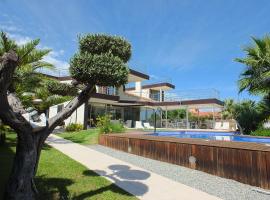 Isabella spacious modern villa with sea views, hotel with parking in L'Ametlla de Mar