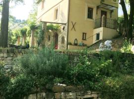 Villa Castelplanio - Besuchen Sie unsere Ruheinsel in den Marken, hotel en Castelplanio