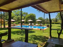 Cabañas Selva Verde, hotel cerca de Zoologico Guira Oga, Puerto Iguazú