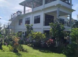 Taylors Country Home by Taylors Traveller's Inn- The Grande Second Floor, hotel v destinácii Catarman