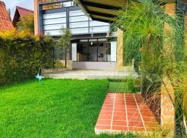 Hermoso apartamento con vista al lago