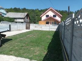 La Miruna, hotel with parking in Comăneşti