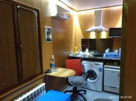 Квартира- студия в гостевом доме, apartment in Almaty