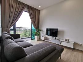 3 bedrooms condo with pools, gym, wifi & washer，古晉的附設泳池的飯店