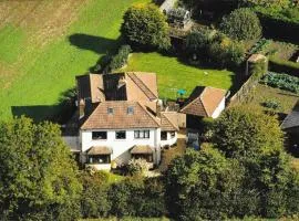 WILLOW RIDGE - a large country house with 3 rental rooms
