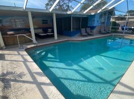 Close to beaches Pet friendly heated pool hot tub – hotel w mieście Largo