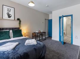 City Centre Studio 1 with Kitchenette, Free Wifi and Smart TV with Netflix by Yoko Property, hotell i Middlesbrough