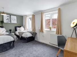 City Centre Studio 3 with Kitchenette, Free Wifi and Smart TV with Netflix by Yoko Property