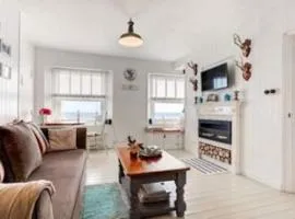 Stunning sea view apartment