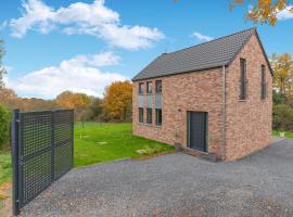 Modern holiday home in Noiseux with fenced garden, sumarhús í Noiseux