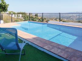 Cozy Home In Vlez Mlaga With Swimming Pool, хотел с паркинг в Велес-Малага