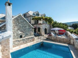 Pet Friendly Home In Donji Humac With Outdoor Swimming Pool, βίλα σε Donji Humac