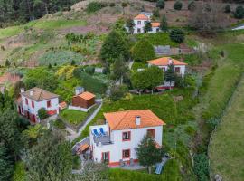 Cantinho Rural, hotel with parking in Camacha