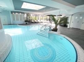 25h SPA-Residenz BEST SLEEP privat Garden & POOLs, hotel Nezsiderben