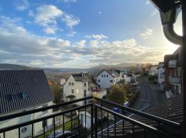 Ferienwohnung mit Aussicht，科布倫茨科布倫茨中央車站（Central station Koblenz）附近的飯店