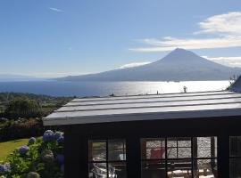 Casa Vista Fantástica, loma-asunto kohteessa Pedro Miguel